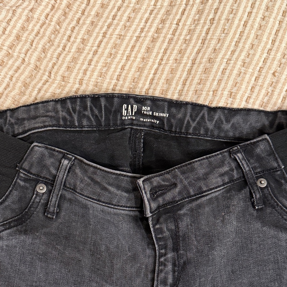 GAP Women's Black Skinny Jeans